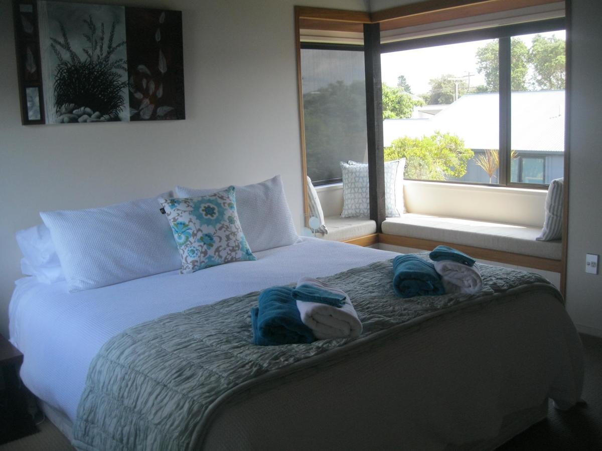 104 On Moore Bed & Breakfast Whangamata Exterior foto
